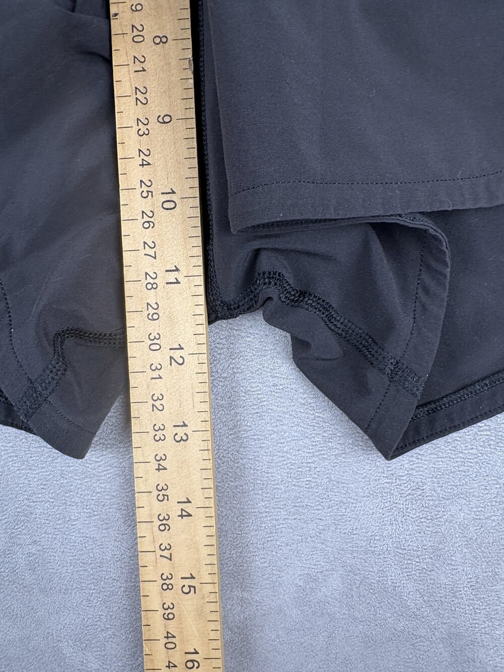Lululemon Women's Running Athletic Shorts Sz 2 Black - Picture 9 of 10